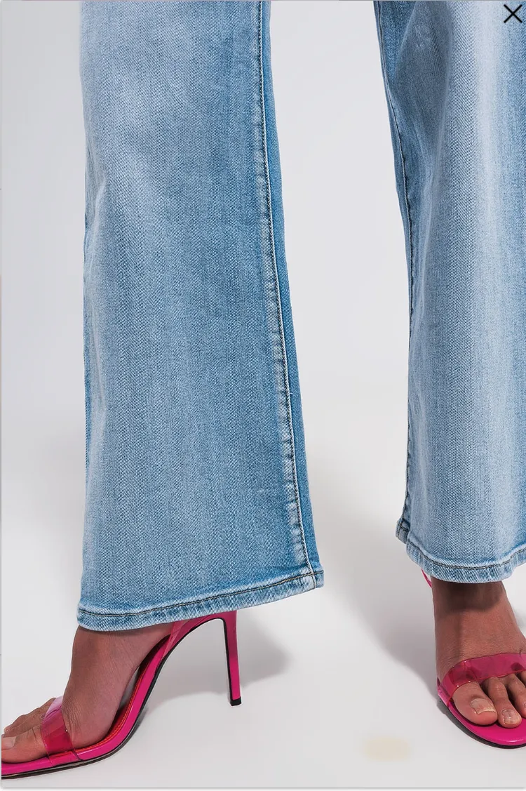 Elena Jeans in Light Wash