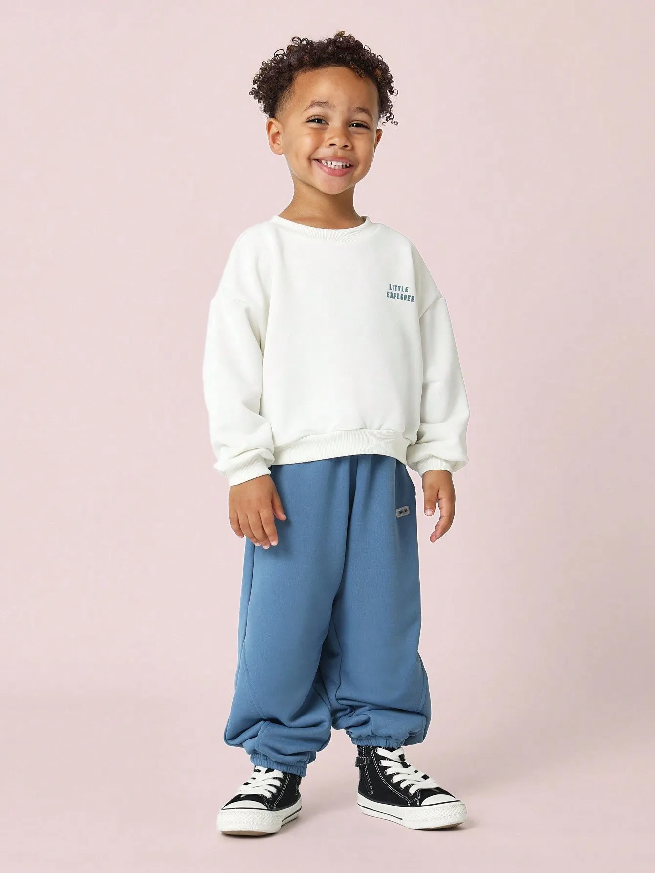 Young Boys Comfy Regualr Fit Sweatshirt With Graphic Print And Contast Colour Jogger 2 Piece Set